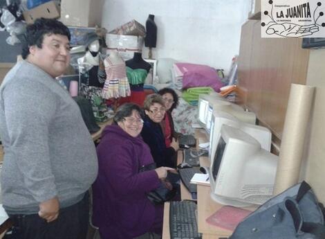 Coop_lajuanita's tweet photo. Aprendé #OperadorDePc en los #talleresLJ. Curso exclusivo para adultos los miércoles de 18 a 19 hs. http://t.co/mYS5sRBgAy