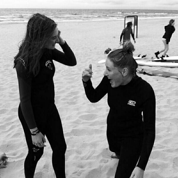 maud_cait's tweet image. Alohaaaaa #gekkesurfchick @eobl__