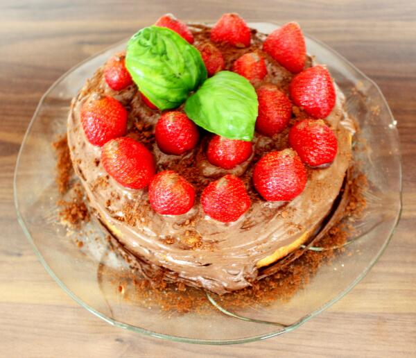 modakalpben's tweet photo. #cake #cakedecorating #strawberries #cocoa #homemade #taste #delicious #modakalpben http://t.co/tiU6PWwTia