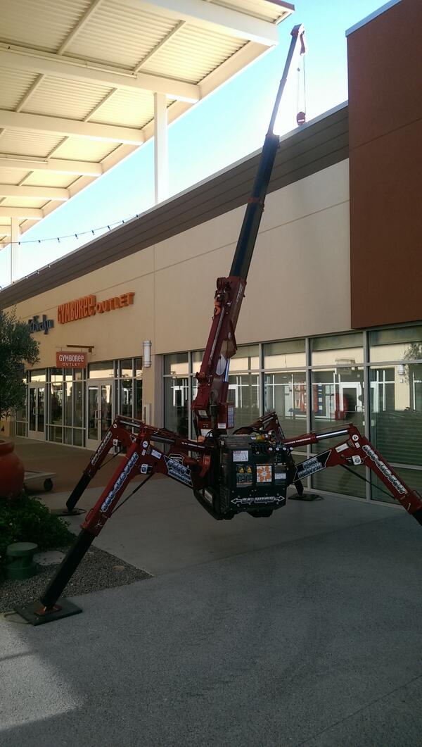 The Spyder Crane at the Tanger Outlet Mall.