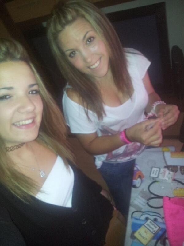 sandrika161's tweet photo. .@laauureettaa  la verdad eske exo de menos esOs moemntazos juntas sister tequiero http://t.co/EUkbB83f8r