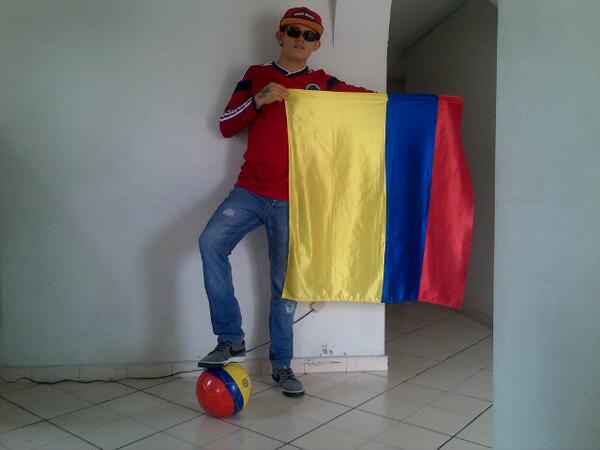 moisespapon's tweet photo. Gracia mi selección colombia por esta alegría hoy ganamos y con el lujo de cambiar de portero y la suplencia http://t.co/sI2kOhFFEb