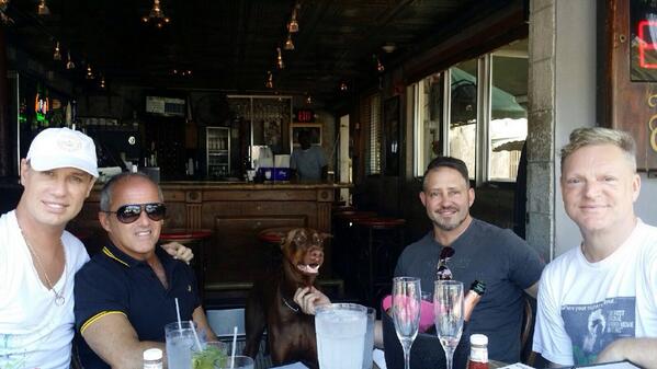 <a href="/dstephenmoss/">d stephen moss</a> <a href="/AndyBell_info/">Andy Bell (Erasure)</a> <a href="/newscafe_now/">NewsCafe</a> enjoying sunset Mojitos  #FRIENDSHIP