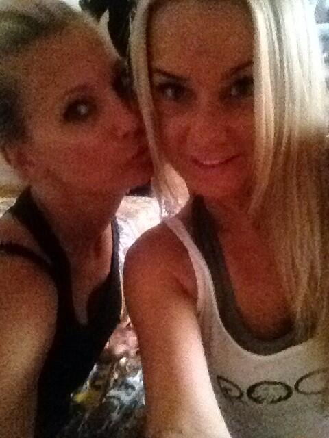 floridanicole's tweet photo. My blondie is back in town Rock-it yoga #yoga#zürich#sarah#seefeld#ly#girl... http://t.co/LX1zofbKno