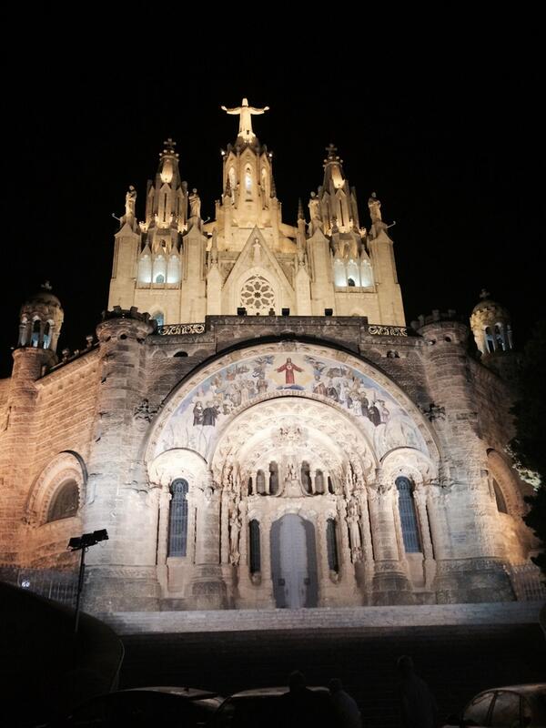 Buenas noches, Barcelona. #NightInBarcelona #SweetDreamsBarcelona