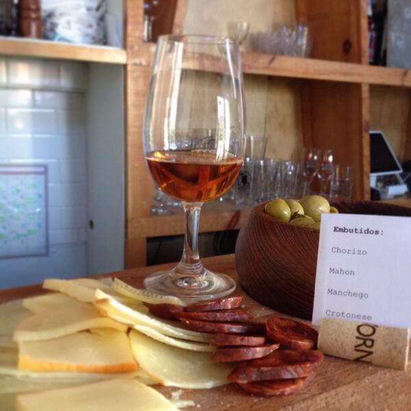 winebros_ri's tweet photo. Santiago #Sherry + @bodegamalasana  = perfect #tuesday http://t.co/HdH6SjlNDS