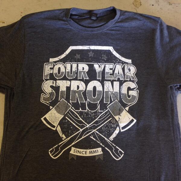 GLADRAGSINK's tweet image. 3 Color Print #fouryearstrong #bandmerch #merch #screenprinting #shirts #customtees