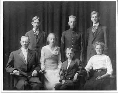 NataniaBarron's tweet photo. I am descended from Swedish Victorian morticians. From Gotland. #originalgoth #gothasf*ck http://t.co/wGFDqfWskx
