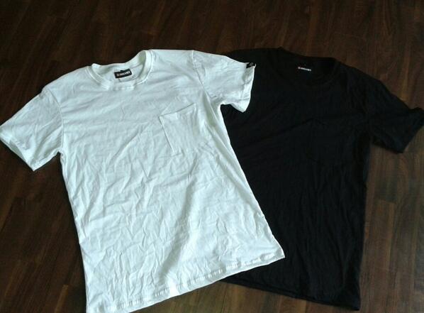 Plain pocket tees!! Available in 2 colours.