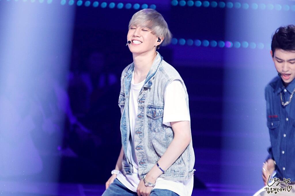 Bq8dgOSCYAACqJO.jpg:large