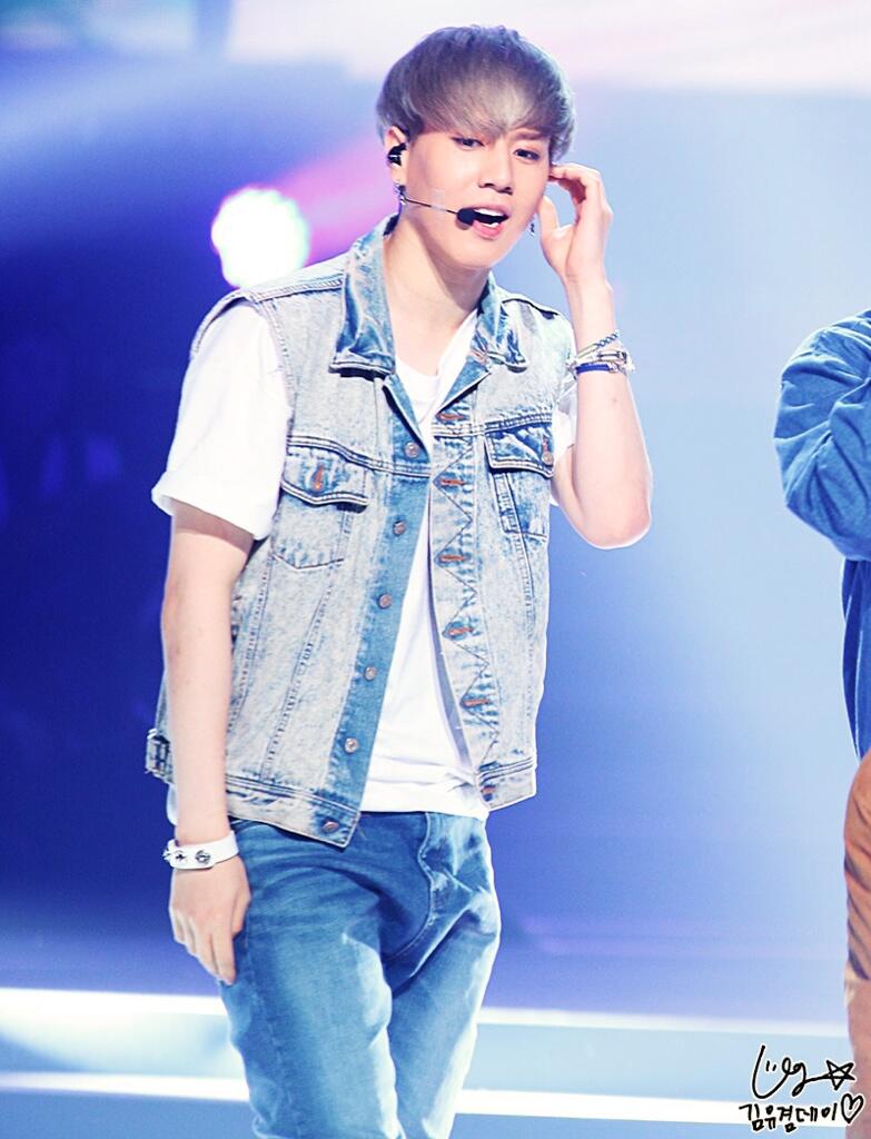 Bq8dgP6CUAESlSU.jpg:large