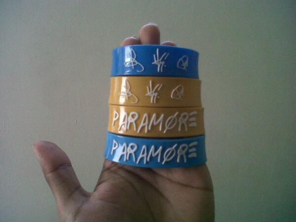 Wave_RC's tweet image. PROMO!!! Bracelet Paramore &amp;amp; Live fast die young min.order 5pcs, Harga jadi 10rb :D