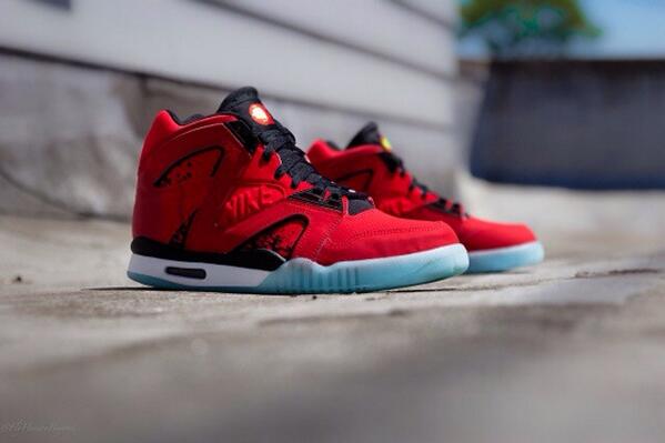 aaronFerrer_'s tweet photo. @nikevancouver do you guys have this shoe in stock? http://t.co/3GPH6oDmqp