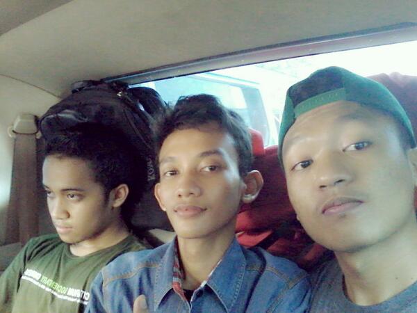 CreativeKamil's tweet photo. #PremierCitarumDocCamp otw bandung nih cuyyy http://t.co/3hg6fGxjFG