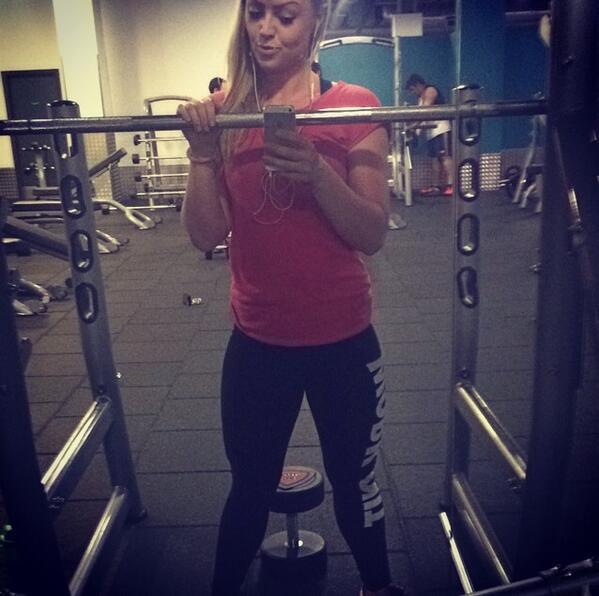 natalier85's tweet image. #HappyHumpDay #girlswhosquat #TEAMNuBase #arsetograss #quads