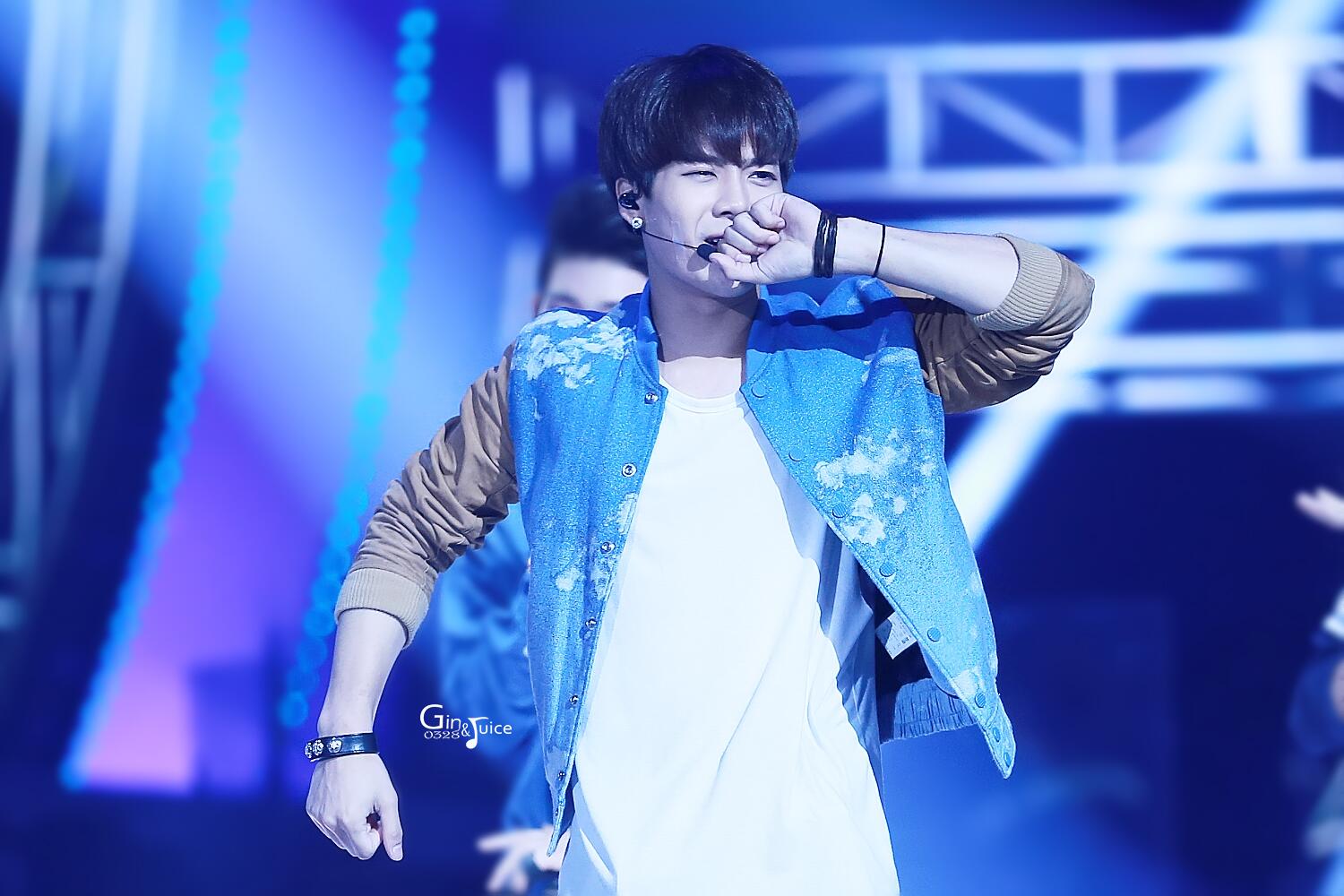 Bq9PVgYCQAAK70c.jpg:large