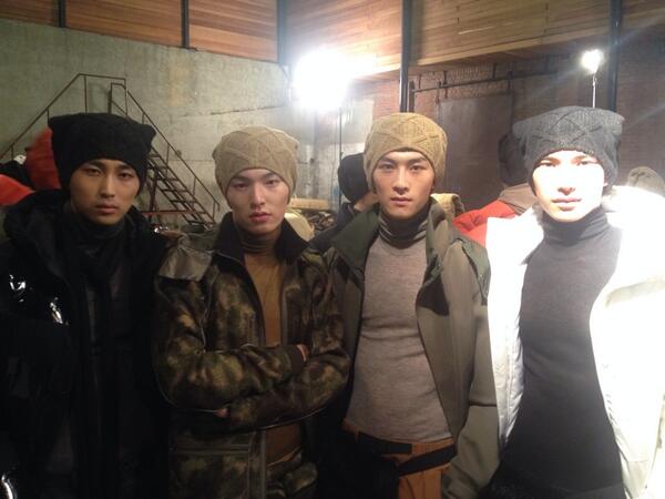14FW KOLONSPORT SHOW 리허설중!
#이선정#백지원#양다옴#한림예고이뿌니들(김재경임정인남윤수이소현최정미)#정호연#남자아그들(류형렬조민제여인혁송하건)