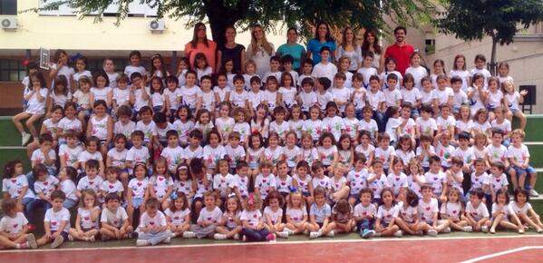 SAFAURSEVILLA's tweet photo. E. Infantil se despide. Gracias al excelente profesorado de Infantil #colegiosagradafamiliadeurgelsevilla http://t.co/PlEMt8rnbV
