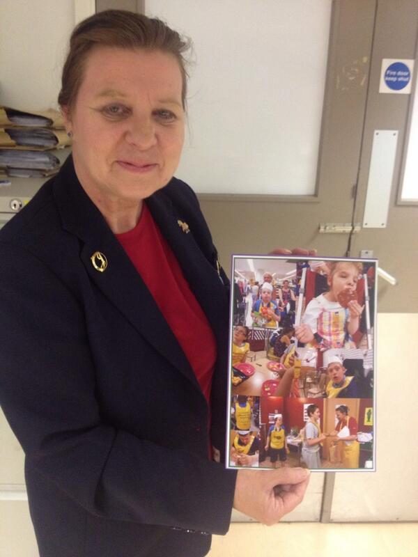 annetteharding's tweet photo. Jacqui receives yet another thank you card for farm to form @LJBryson @JaneCamp5 @3039Transit @SarahLawls @Emmamoys http://t.co/SV3LQITG0K