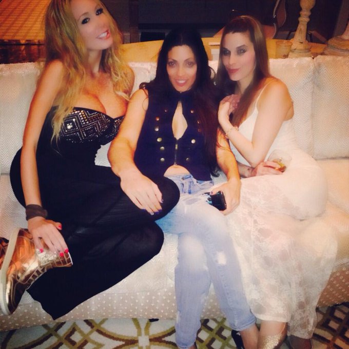 We caused some trouble the other night in vegas hehe party time at the Wynn villas. #Ladyj #partyon #jennabentley
