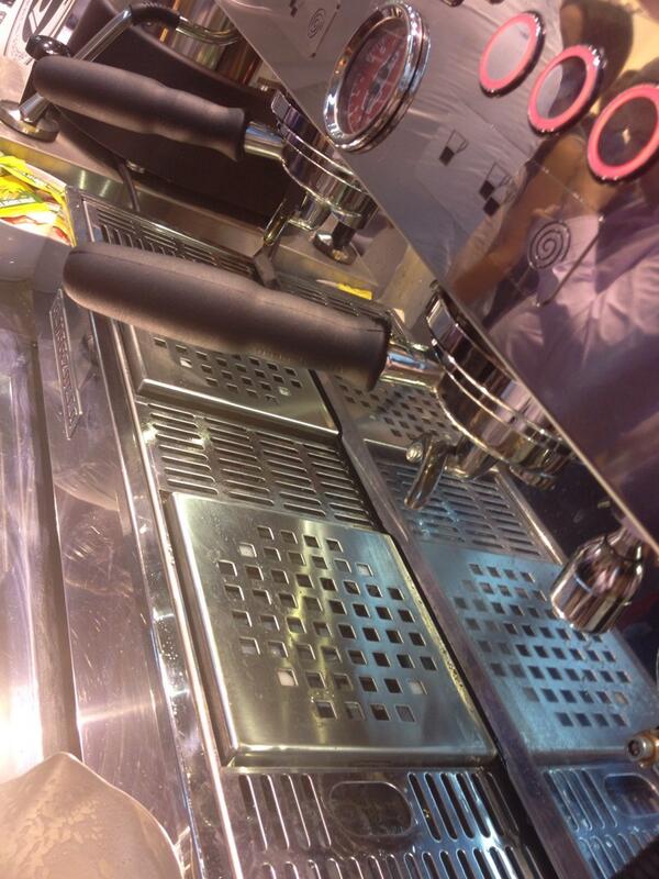 lamarzocco's tweet photo. @outofzanesmind @WarrenHill13 @kyle_fraser Yes! We did! http://t.co/iRBwFDBfXS