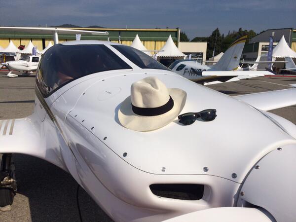 pipistrelEU's tweet image. Everything you need for a hot day on the French Riviera! #Panthera #PipistrelEU #FrenchRiviera #Cannes #Airshow