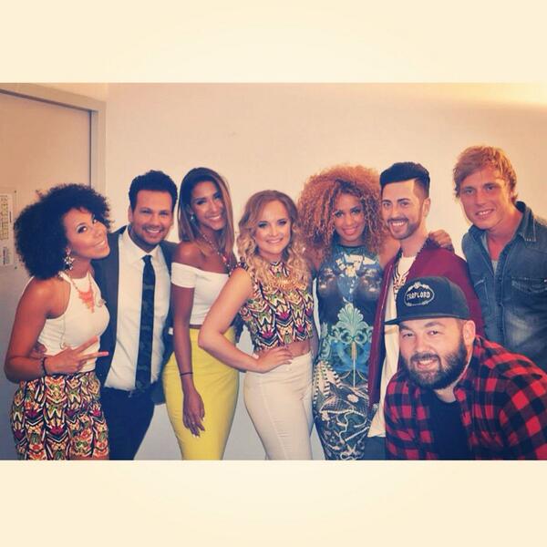 Dol op deze mensen! Trots op <a href="/Sway_Music/">Sway</a> hun showcase was te gek!! <a href="/JORDYMUSIC/">JORDY</a> <a href="/SharonDoorson/">Sharon Doorson</a> <a href="/Roryguitar1/">Rory de Kievit</a> 🎤🎉💖