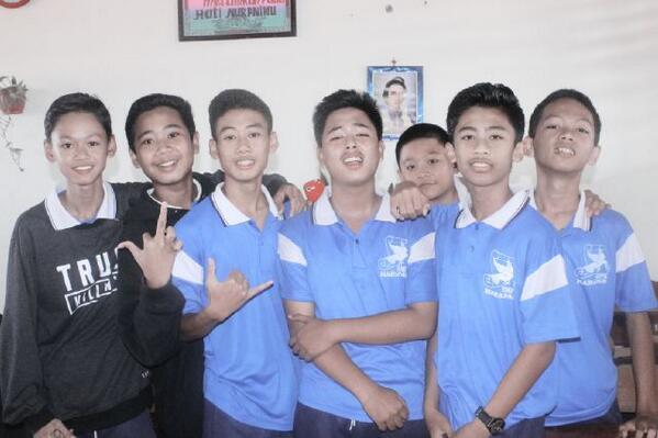 CashterOfficial's tweet photo. kirun foto semuanya @RADICAL_MNRTY: Ini belum SEMUA http://t.co/OW8Lf9DquU”