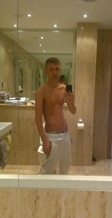 Getting ready ;-P #selfie #gay #porn #gayporn #gettingReady #Manchester @BritXXXmodels @ApplyToModel