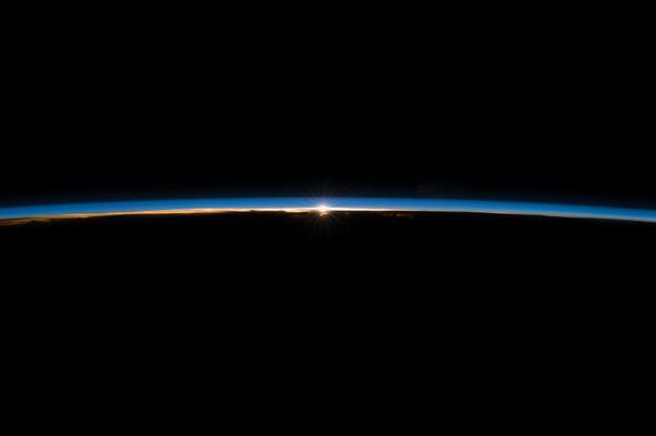 Neue Horizonte #BlueDot  blogs.esa.int/alexander-gers…
