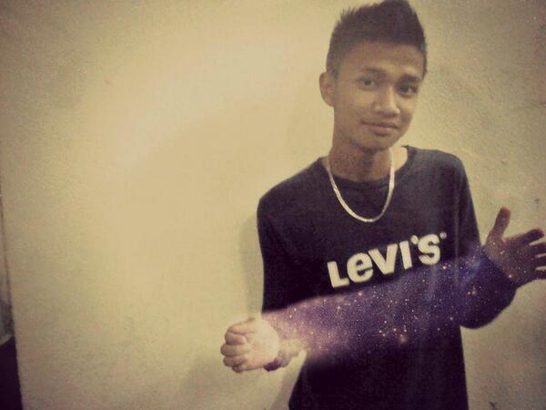 Aniraaaaaaa's tweet photo. Muhammad Hasrul :) http://t.co/RVFHhQOmFk