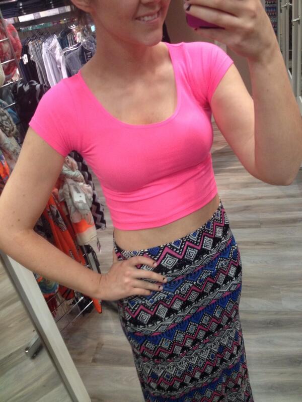 JeanMachinePen's tweet image. Trend Alert: Maxi Skirts and Crop Tops! Come in and try our new maxi skirt looks today!