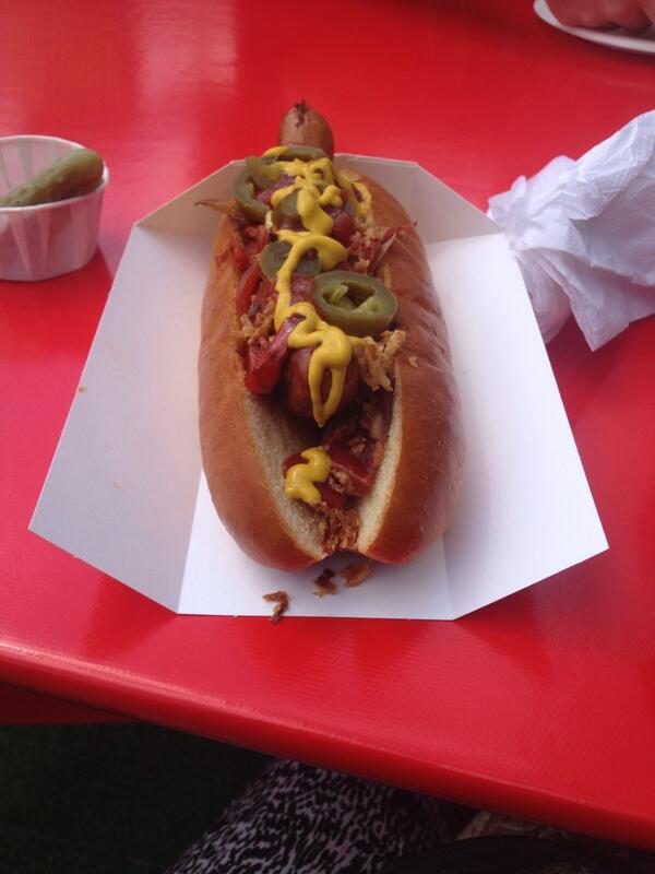 vickkitch's tweet photo. @electrichotdogs @citypantry top dog for lunch! We'll be back next week. Welcome change to the area...fab work! http://t.co/8oohWvJFlQ