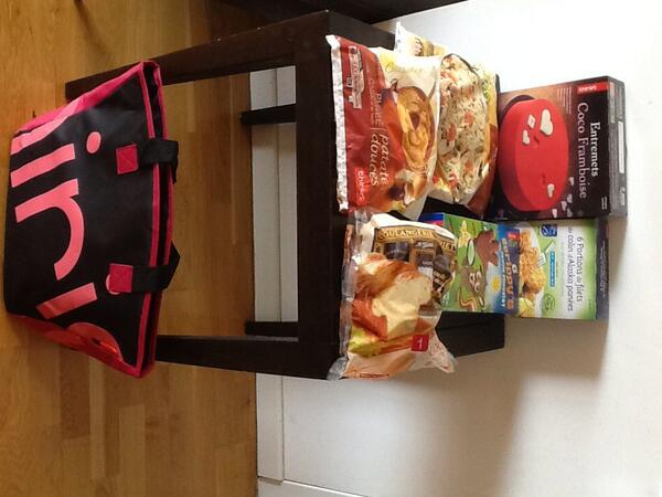 DanslapeauduneF's tweet image. J'ai reçu 2 livraisons gourmandes aujourd'hui ! La 1ère de #thiriet poke @JenniferCdit