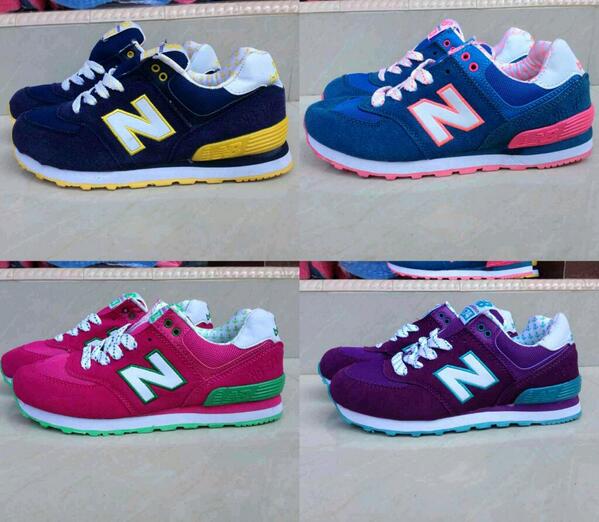 RR__Station's tweet photo. New Balance 574 "sailor" ladies-size 36-40-235.000 http://t.co/mhKJjfC5fr