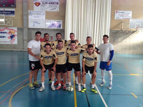 jcarlitosvb's tweet photo. CAMPEONES.!! @EduTalla @pepmart_89 @AVega41090 @josealgaba4 @lichi1415 @cristoferluna1 @selu_87rbb #luna#carlosbranco http://t.co/wwFvztcqp4