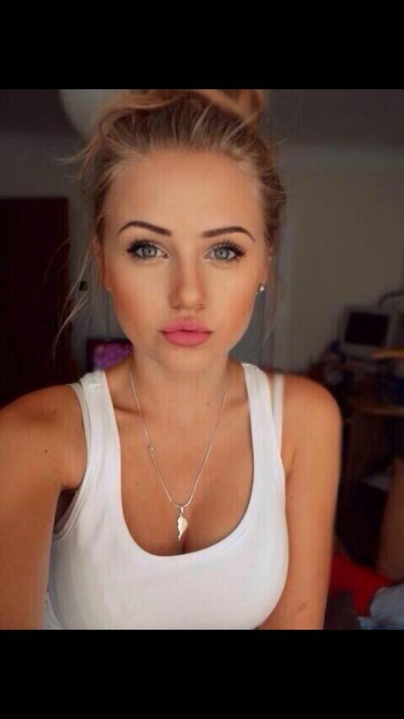 Very_Bad_Girls's tweet photo. Sublime 😍 #perfect #mignonne #blonde #girl http://t.co/68jVFwmluF