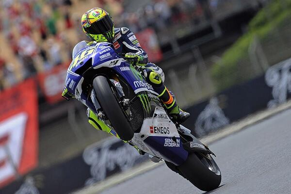 ValeYellow46's tweet photo. Barcellona,Circuit de Catalunya
Venerdì,prove libere
Impennata in uscita della curva 10
Scatto di @GigiSoldano http://t.co/pTRuBXeaAn