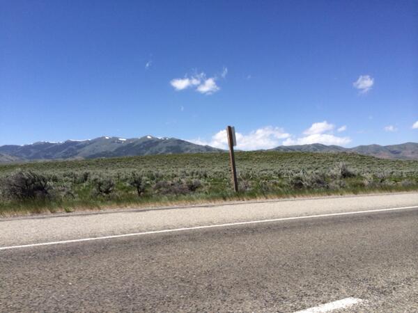 java5's tweet image. #snowtopmountains