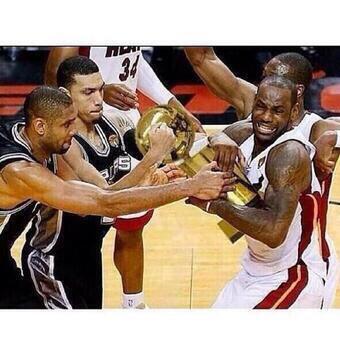 GoBulls_Nation's tweet photo. Lebron be like http://t.co/7UdSYYWPjw