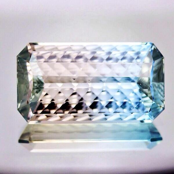 DonKogen1's tweet photo. This is the only one like it I have ever seen if you feel you know gems give this one a shoot and guess the type http://t.co/Ku95akUjCm