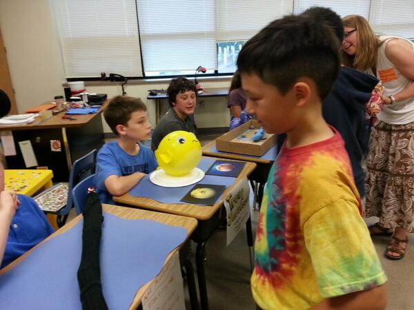 MariyahMB's tweet photo. 5th grade Sea Creature Expo http://t.co/LP7YPdVHW9