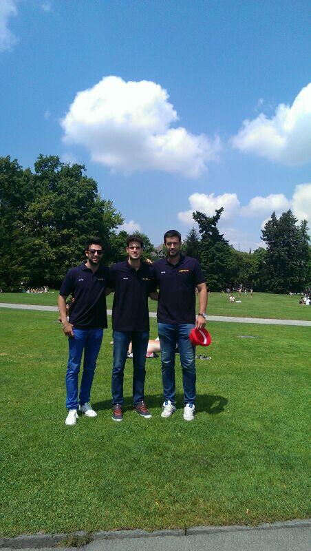 Visitando Zurich con julito "el largo" y el principiante en twiter <a href="/charliecarlos4/">charlie carlos</a> !