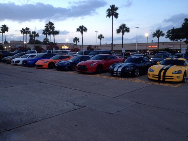 HtownCarCruise's tweet photo. First #Bombshellsmeet was a success!!! #bombshellswebster http://t.co/VwlfeGFVB6