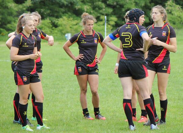 rugbyliege's tweet photo. J-1 Women Grand Prix Series #Brive2014 @SevensWomenGPS avec l'équipe nationale belge de #RugbyA7 @BelSevens #GoBel7s http://t.co/Ej5JHYI0Lu