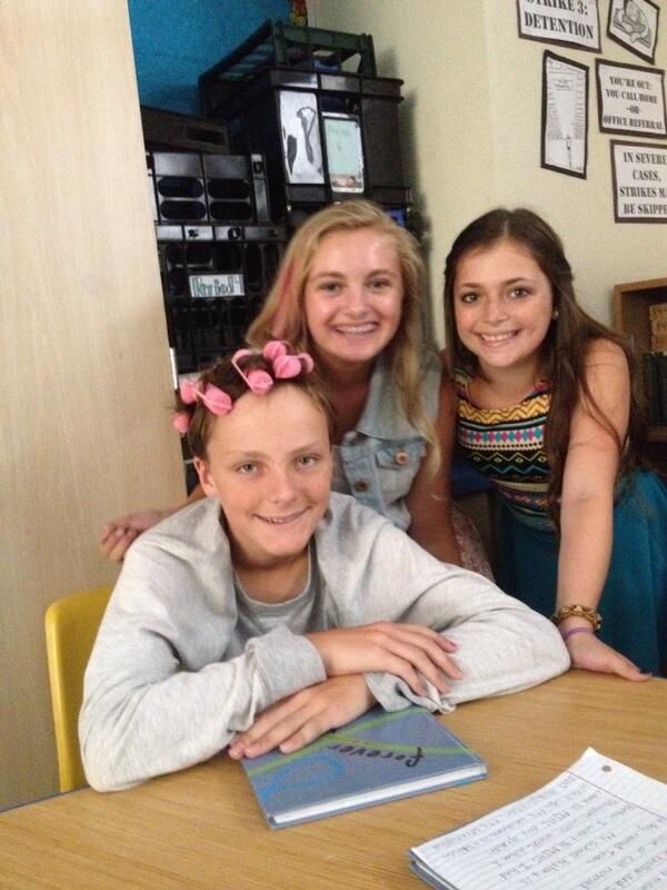 MJHSSprinkle's tweet photo. Putting drawing prizes to good use! #lastdayofschool http://t.co/7nWaWyp8ra