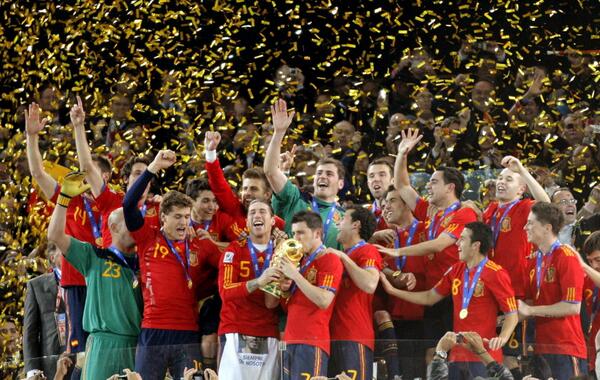 manueljesus100's tweet photo. españa inicia el camino hacia mundial #VamosEspana  #EspanaHolanda  #EspanaMundial2014 
#EspanaCampeonaDelMundo2014 http://t.co/lJm2sNSMeU