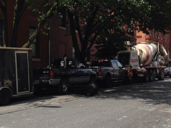 karolynebrudrs's tweet photo. “@justin_fenton: Police shot a cow in Mt Vernon http://t.co/CtrBOp2MhY”it must have reached into it's pocket