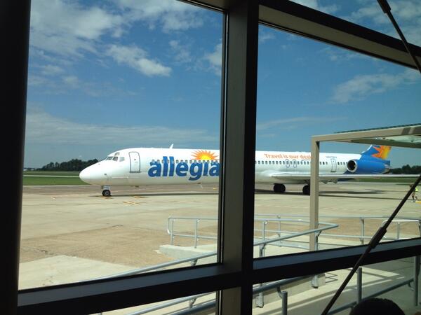 brianmcmurtry's tweet image. Well, finally. #threehourslate