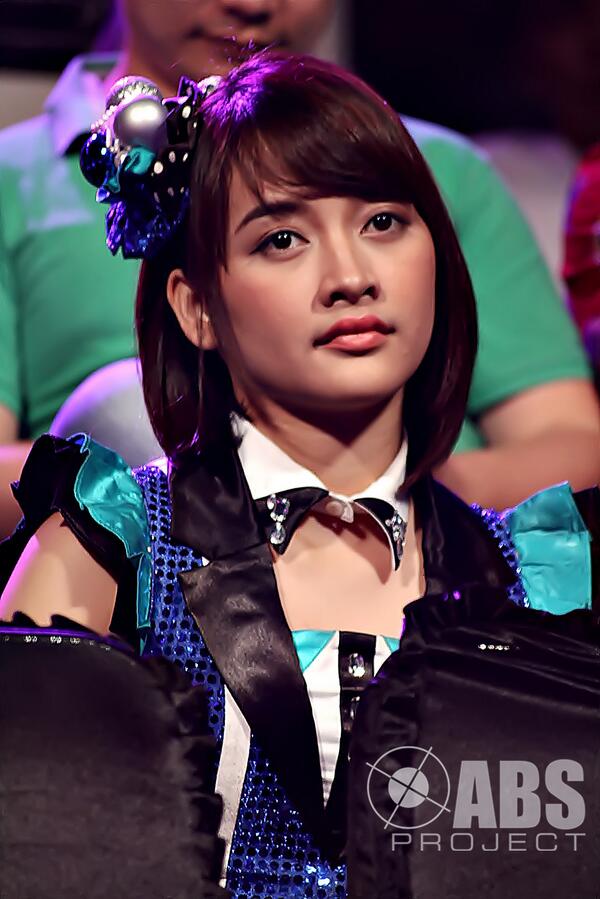 CulturaMagz's tweet photo. [ Devi Kinal Putri ] @kinalJKT48 Perfom #IKCA2014 @ABSTeamKinal @venalJKT48 @KinalJKT48FANS #MinFAL http://t.co/aCtsxdU6sl